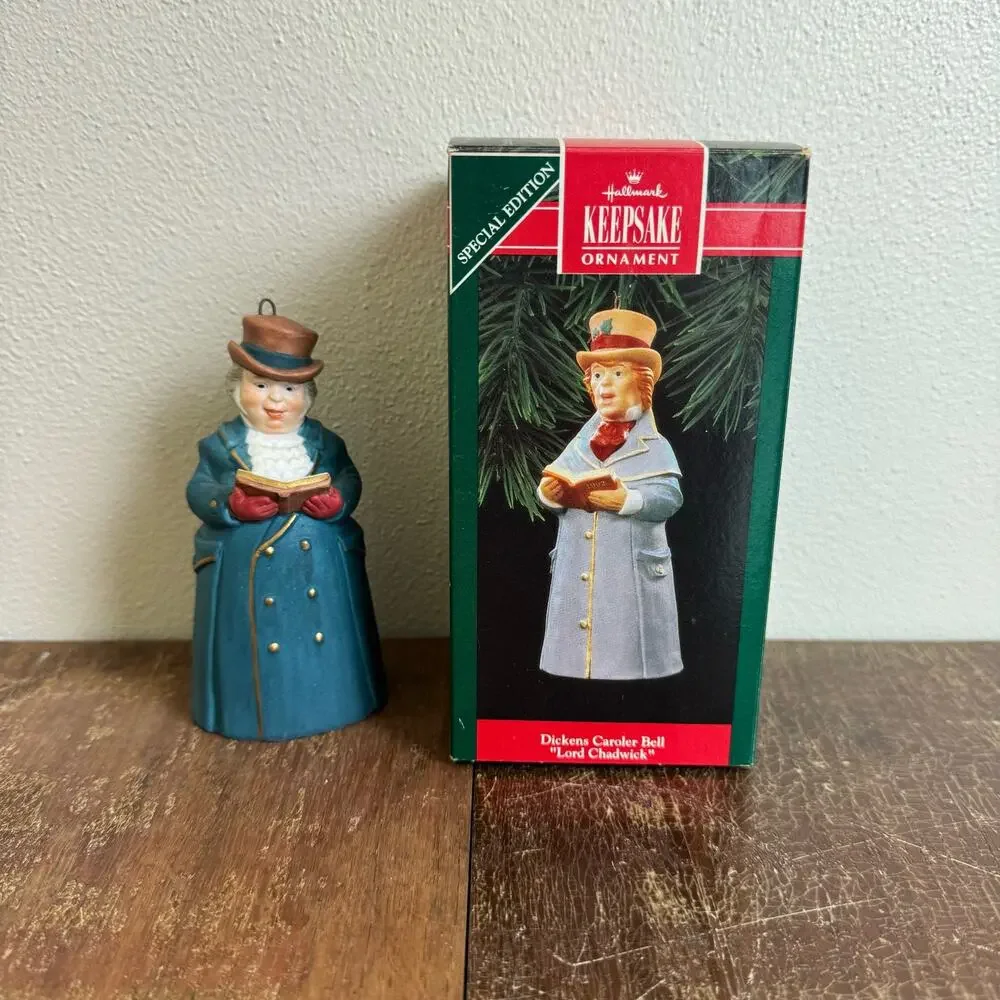 Hallmark Keepsake Ornament VINTAGE‎ 1992 Lord Chadwick Charles Dickens Caroler